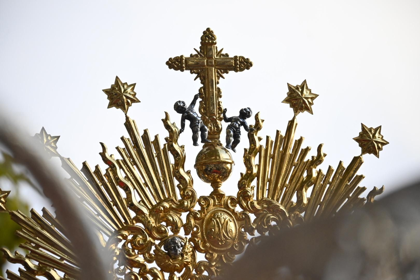 Primera procesión de la Virgen del Rosario por las calles de Huelva, en imágenes