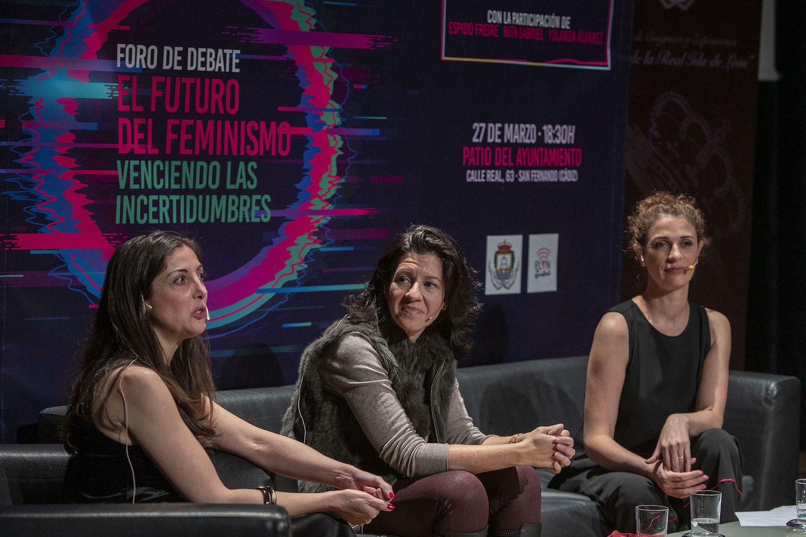Espido Freire, Yolanda Álvarez y Ruth Gabriel, durante un foro sobre feminismo en San Fernando.