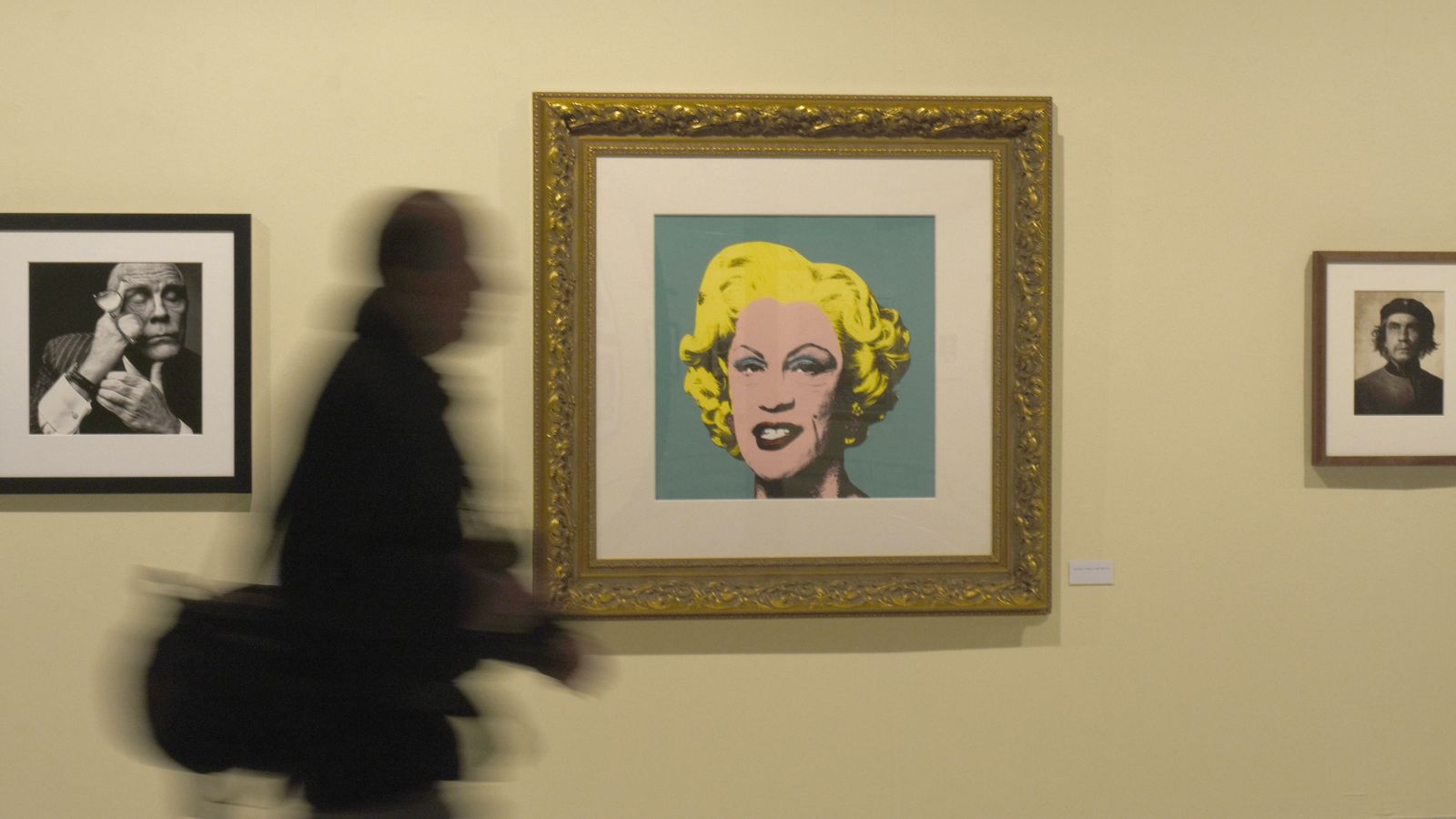 Tres de los famosos retratos que Miller reinterpreta.