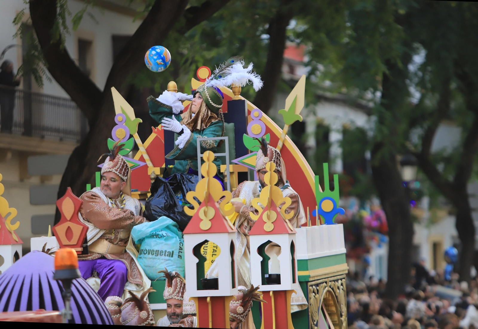 Imágenes de la Cabalgata de los Reyes Magos de Jerez 2025