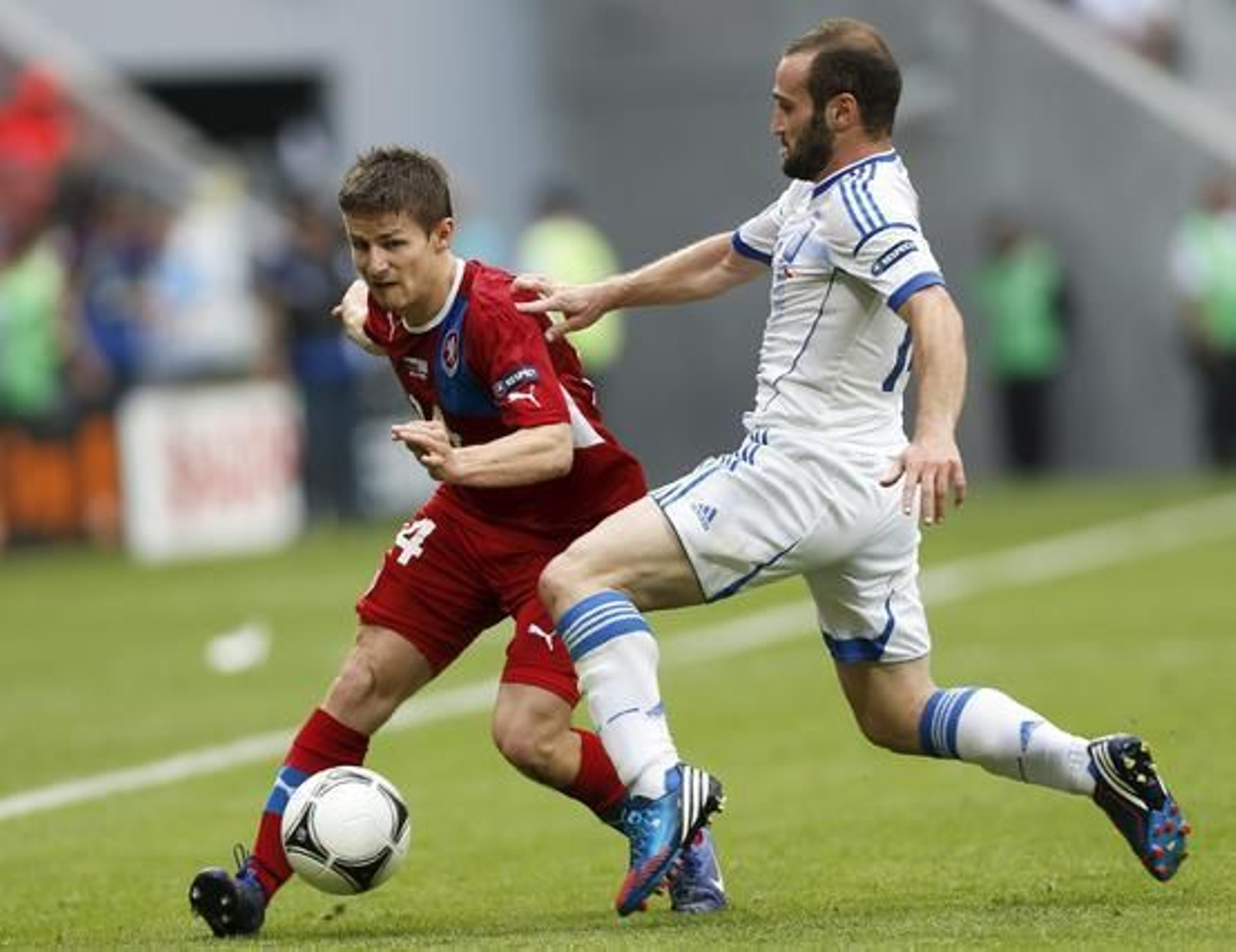 La República Checa vence a Grecia con dos goles en los primeros cinco minutos de partido.

Foto: EFE