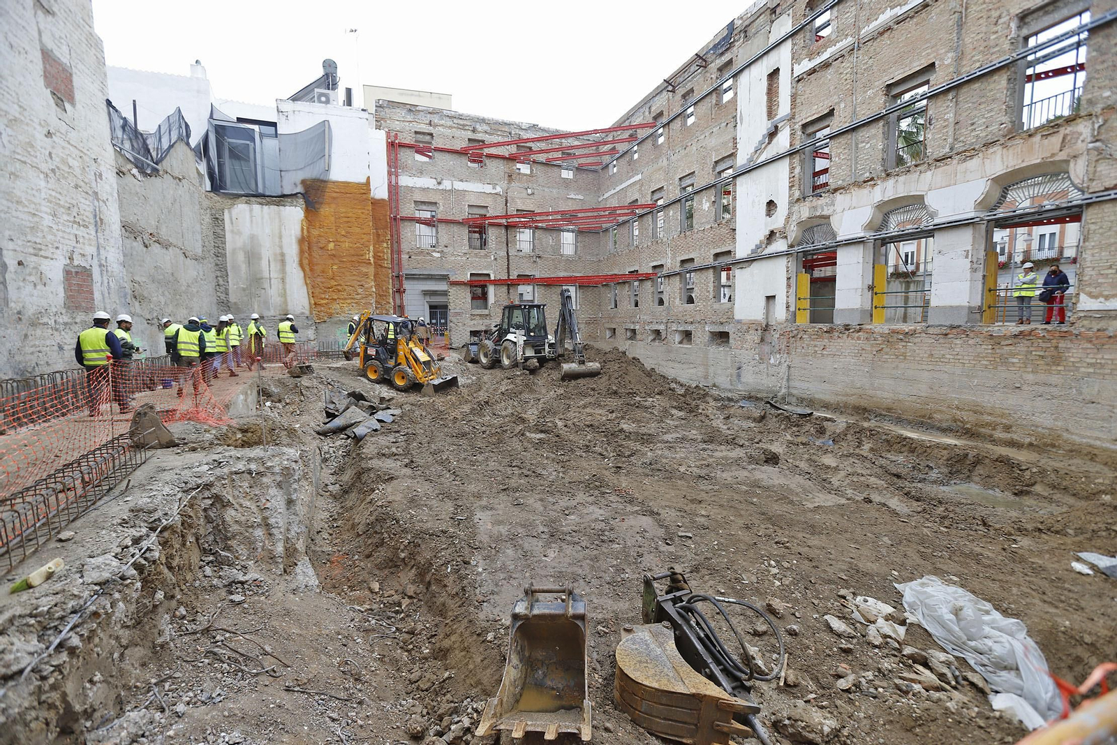 Imágenes de los restos arqueológicos hallados en el solar del antiguo edificio de Hacienda