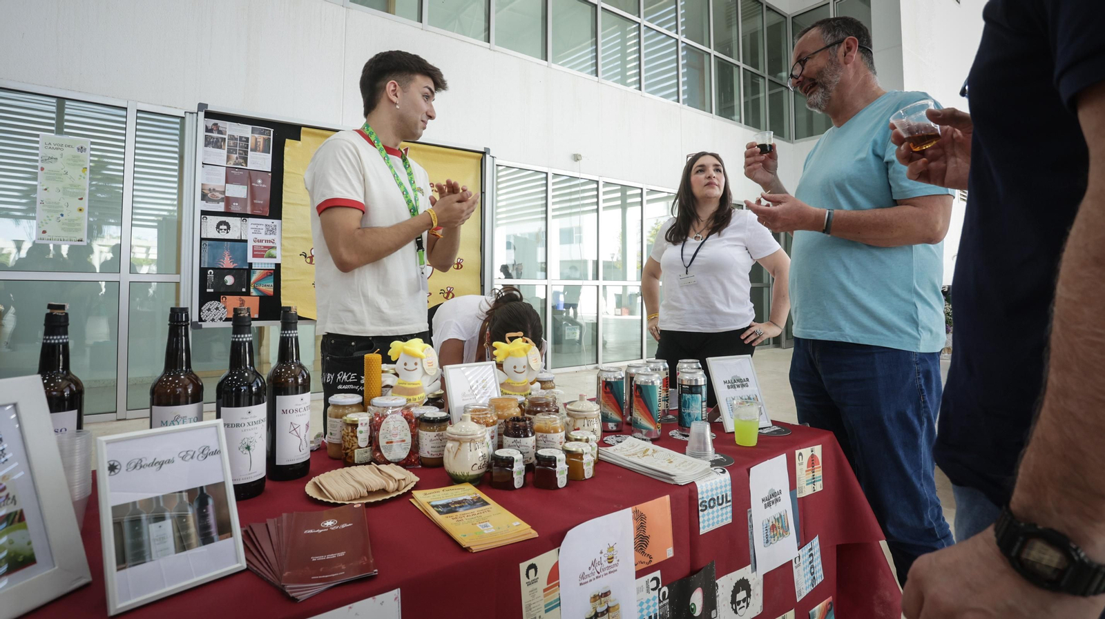 Imágenes de la feria gastronómica en el Campus de Jerez