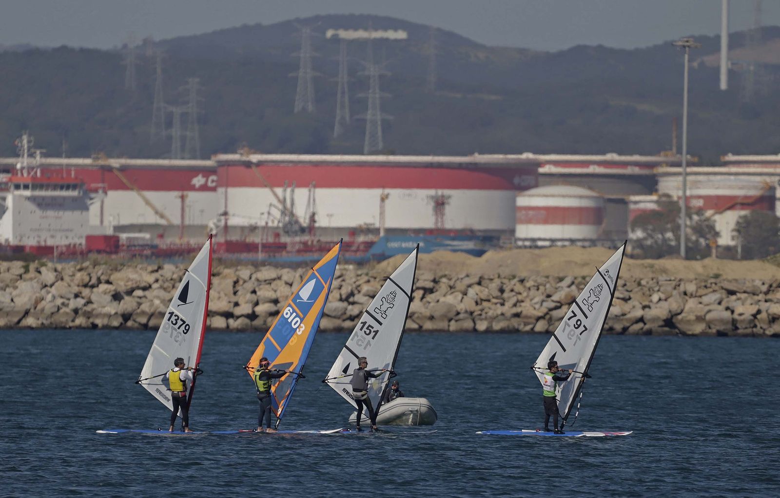 Las fotos de la segunda jornada opa de Andalucía de la clase Windsurfer, en La Línea