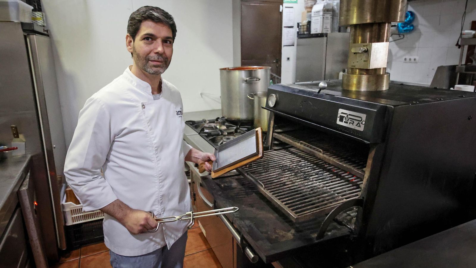 El chef de Arrox, en la cocina. El chef de Arrox, en la cocina.