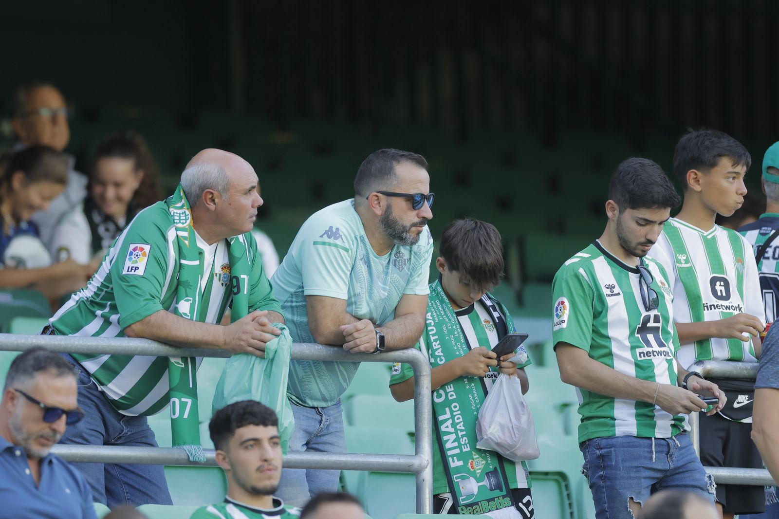Búscate en la fotos del Betis-Sparta