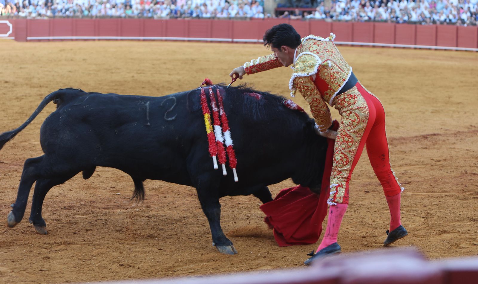 Imágenes de la corrida de toros en la Feria de Sevilla 2023 con El Juli, Alejandro Talavante y Tomás Rufo