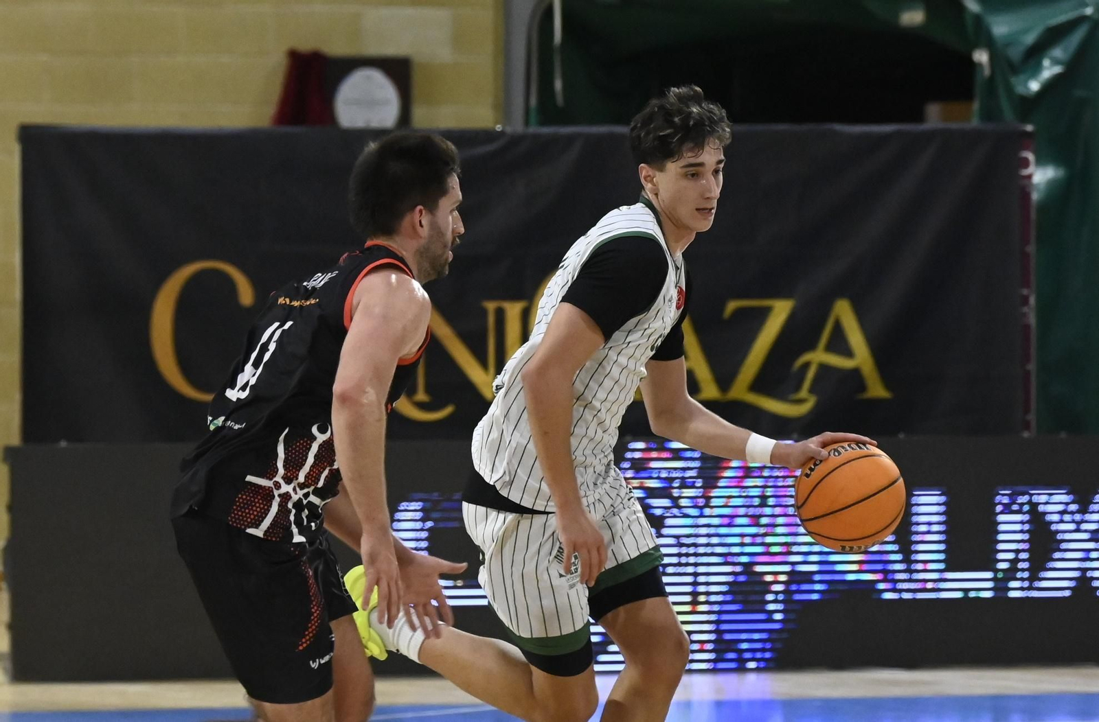 Las mejores fotos del ambiente en Vista Alegre para el Coto Córdoba - Círculo Gijón