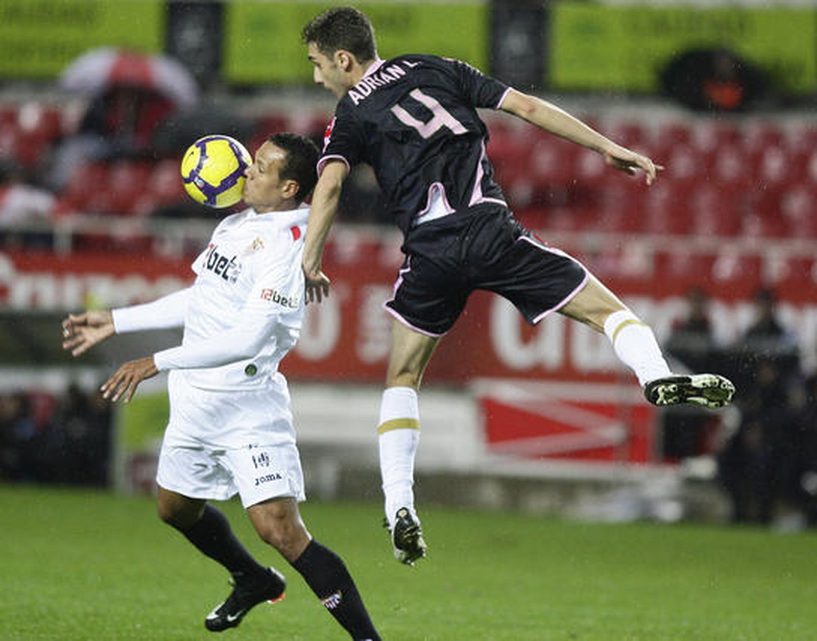 El Sevilla cumple en casa y ya está en las semifinales de la Copa del Rey. / Antonio Pizarro