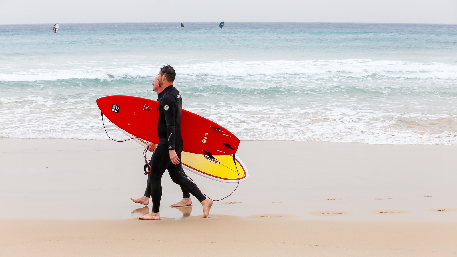 Un día de levante en Tarifa, en imágenes