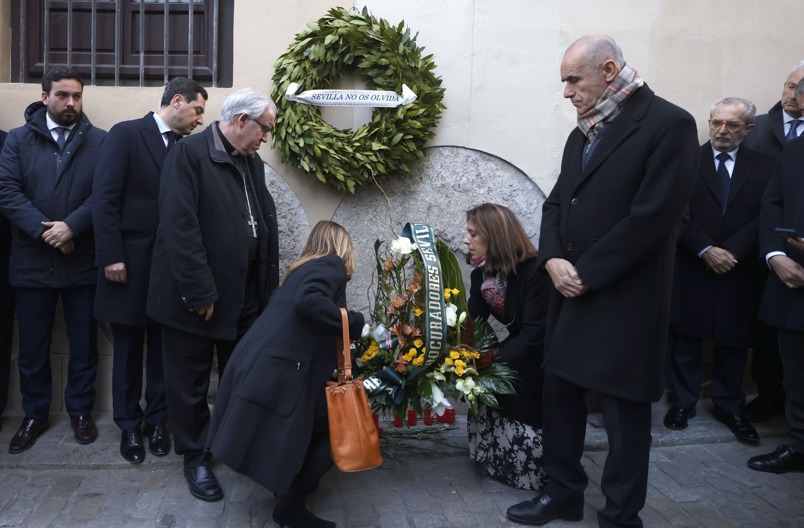 Ofrenda floral por el 25 aniversario del asesinato de Alberto y Ascen, todas las imágenes