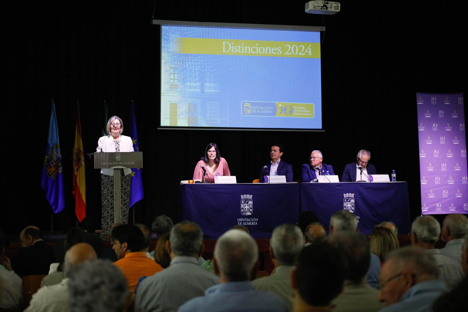 Imágenes de la entrega de los Escudos de Oro del IEA y la celebración de su Plenario