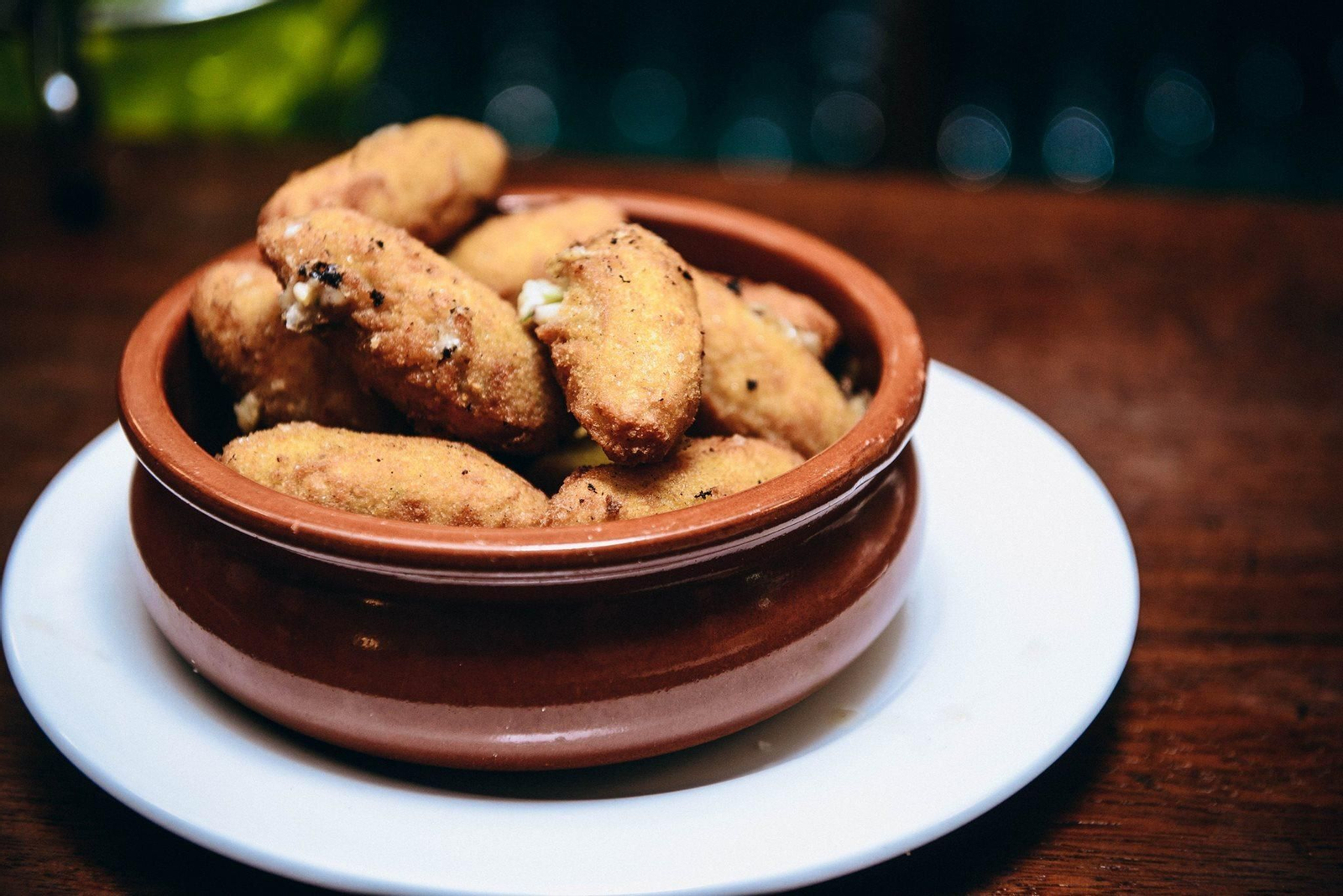 Croquetas de la Taberna El Condado, una de las más características