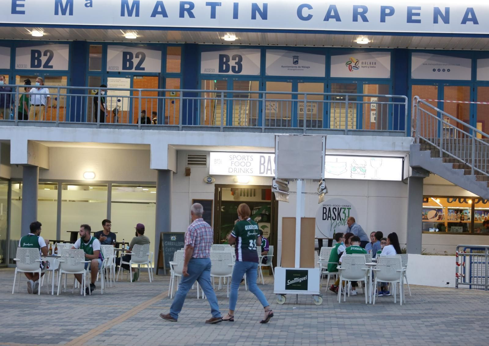 Las fotos del regreso de la afición del Unicaja al Carpena.