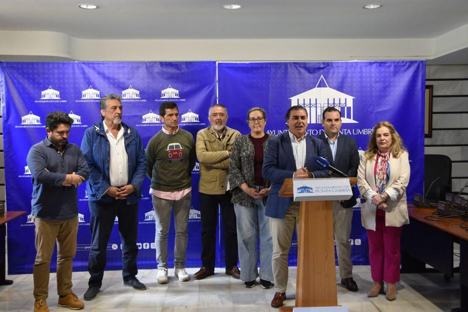 Rueda de prensa en la que Hernández Cansino anuncia el nuevo equipo de Gobierno.