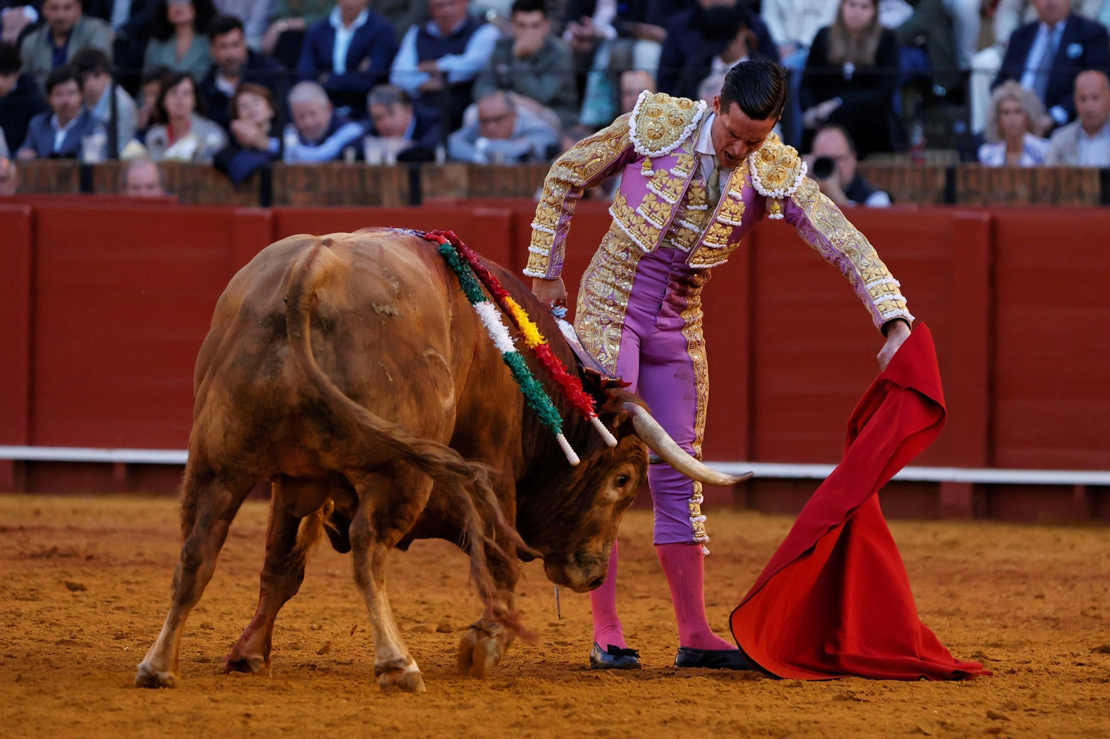 Las fotos de la corrida de David Galván, El Fandi y Ginés Marín en la Maestranza