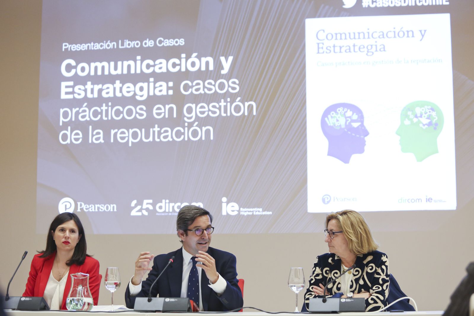 María Urreiztieta, Jorge Paradela y María José García Prat ayer en la presentación del libro en el Museo Pompidou.
