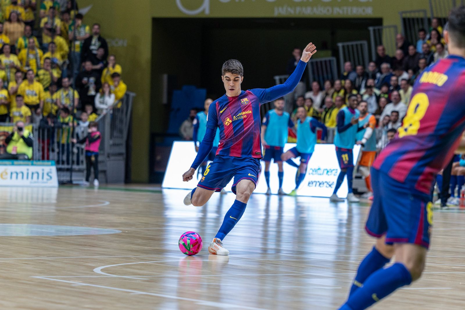 Las mejores imágenes del espectacular encuentro entre Jaén Paraíso Interior FS y Barça (3-3)