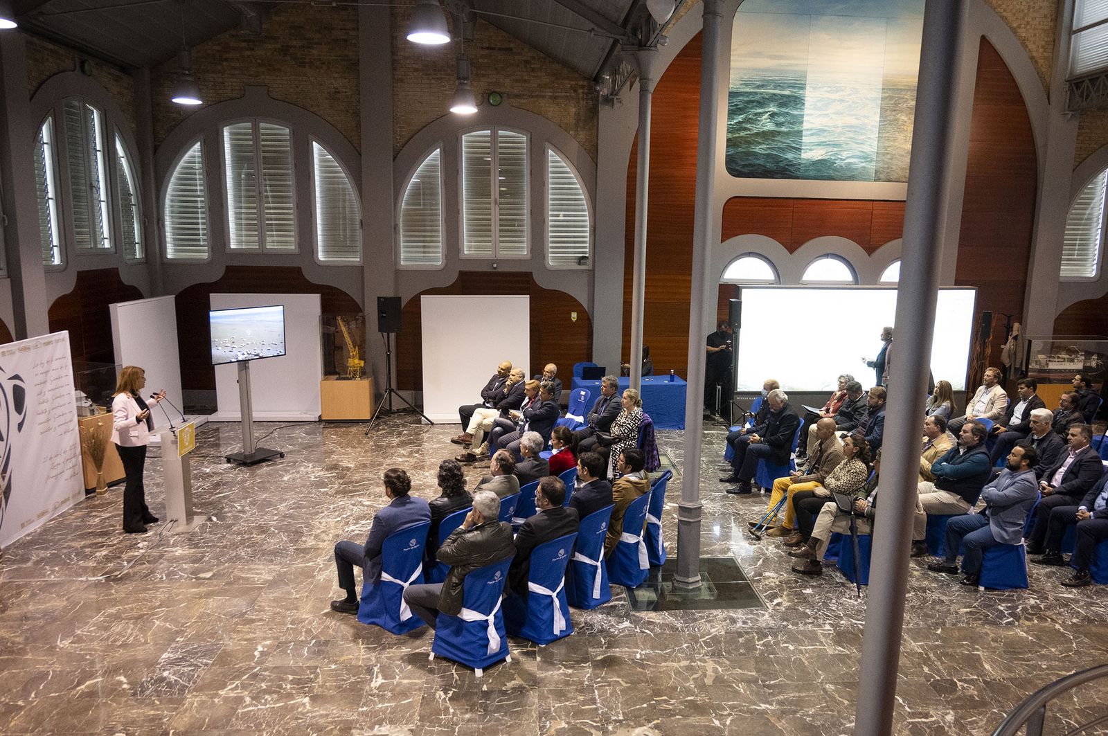 Pilar Miranda en un acto en las Cocheras del Puerto.