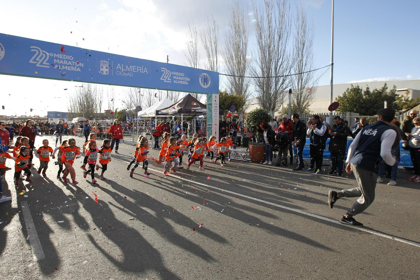 Fotogalería de la Feria del Corredor y las carreras infantiles.