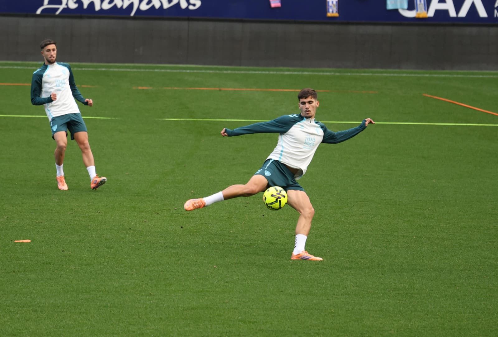 Búscate en las fotos del entrenamiento del Málaga CF en La Rosaleda