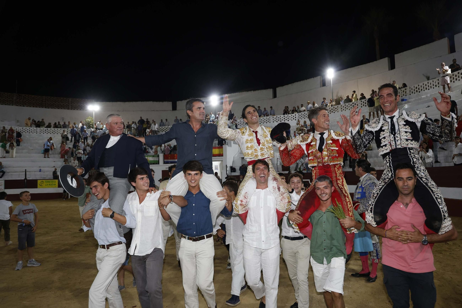 Las fotos de la corrida de toros de Lagunajanda para Manuel Escribano, David Galán y Pepe Moral en Tarifa