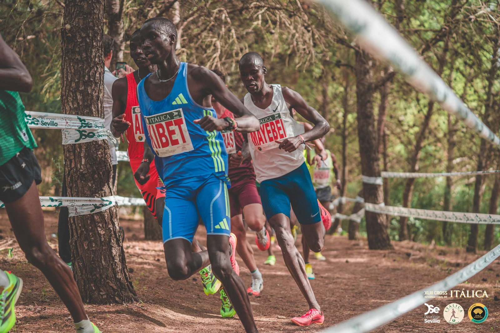 Búscate en las fotos del Cross de Itálica 2025 | 12
