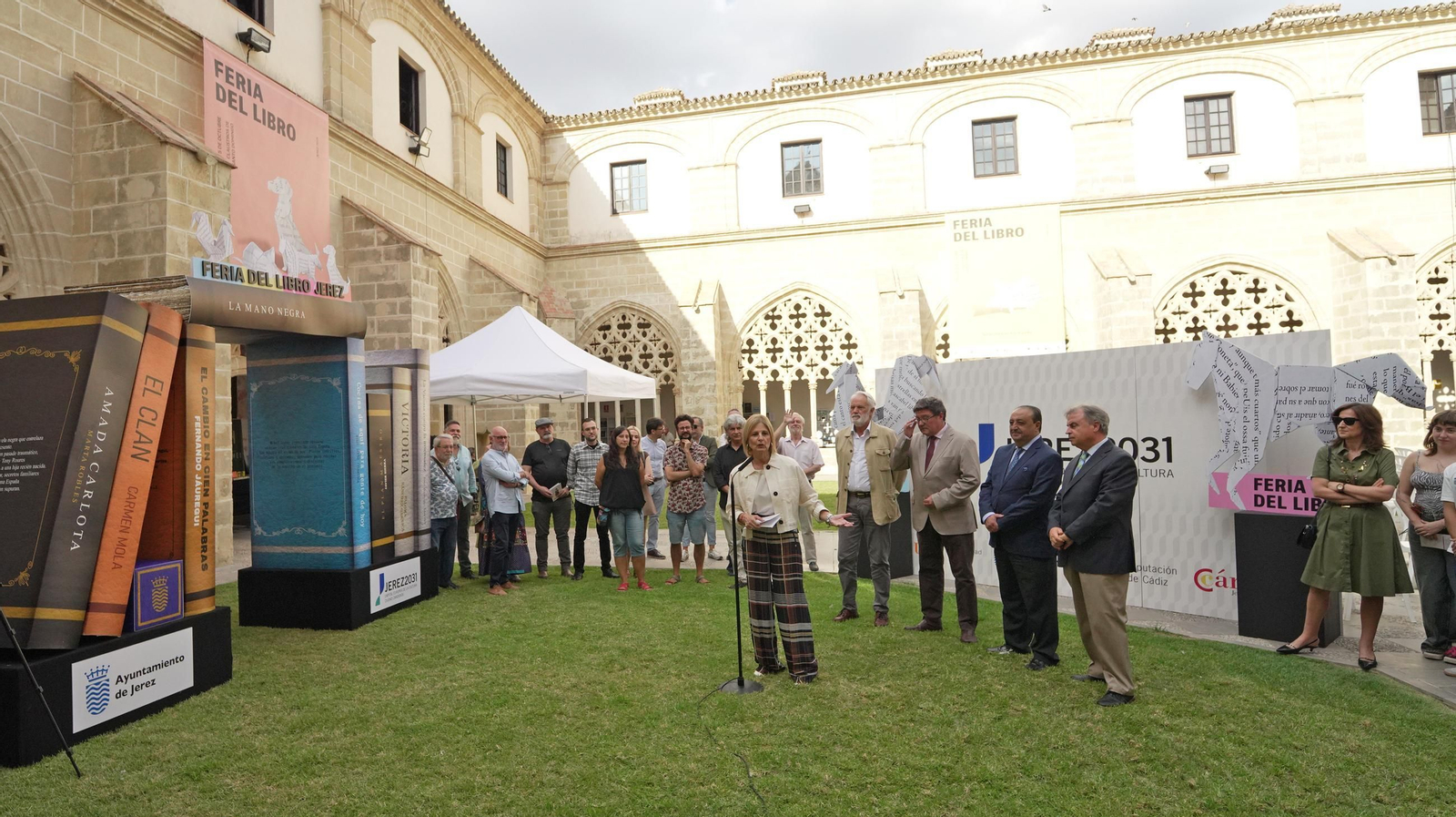 Imágenes de la inauguración de la Feria del Libro de Jerez 2025