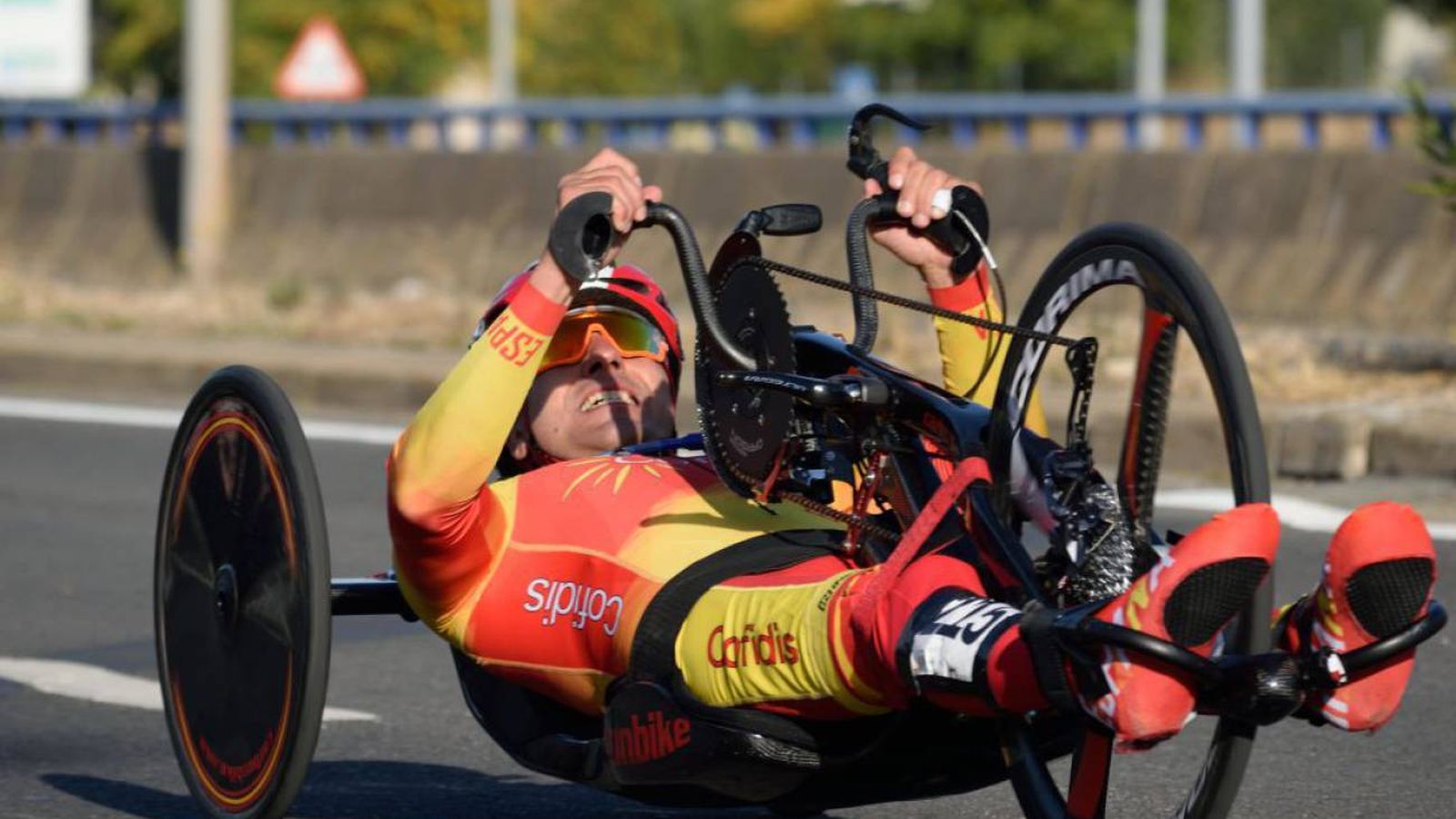 Luis Miguel García, en pleno esfuerzo en una competición con España.