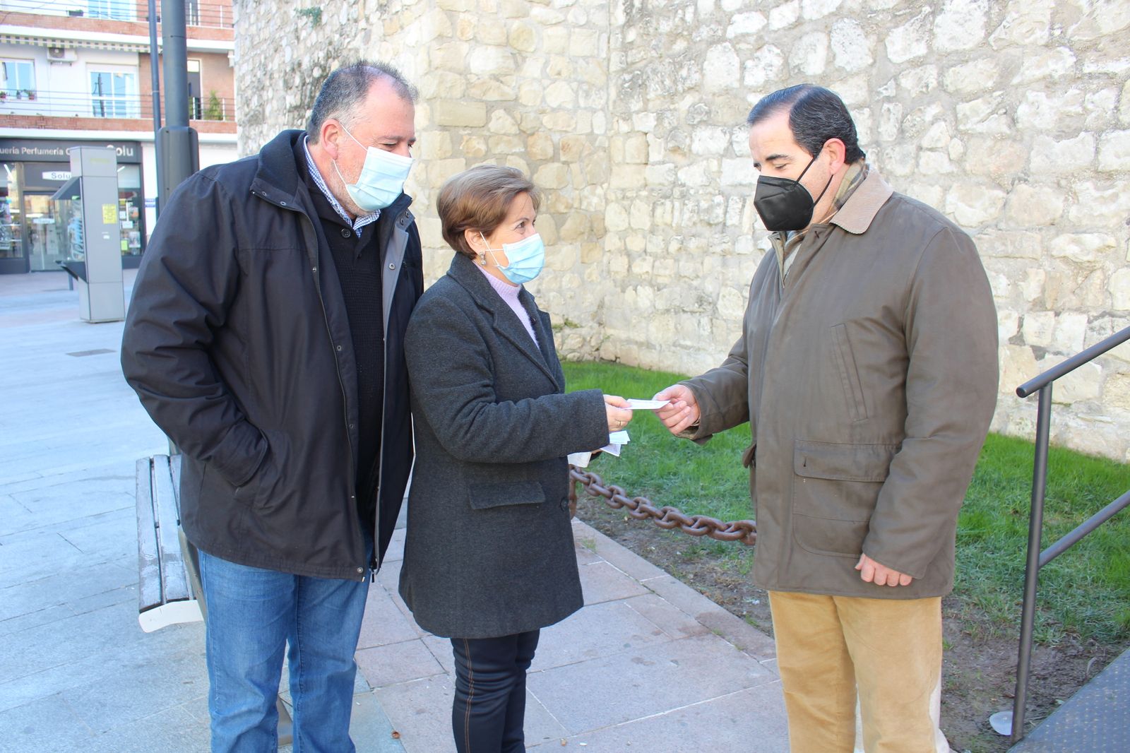 El roscón de Reyes gigante y solidario de Lucena, en fotografías