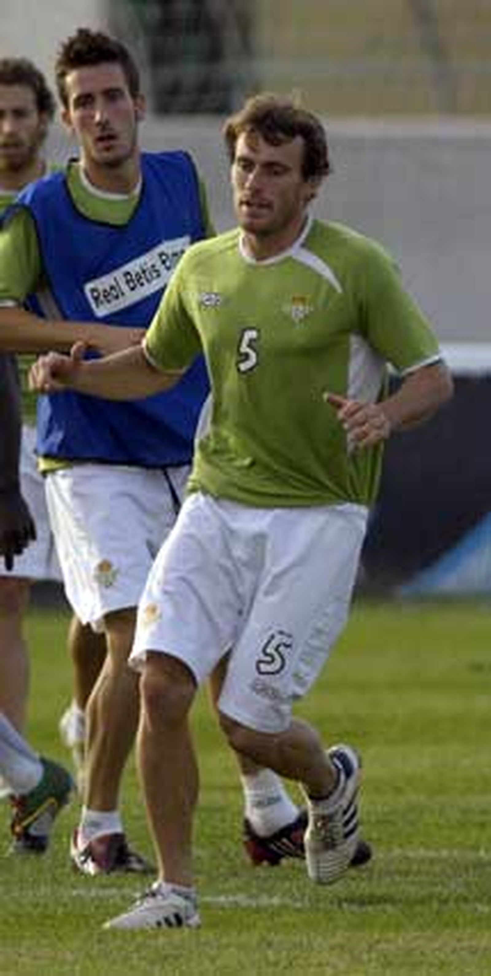 Mel ya puede contar con el delantero escocés Ryan Harper