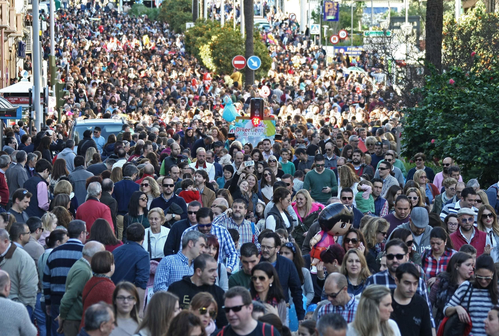 Arrastre de latas en Algeciras