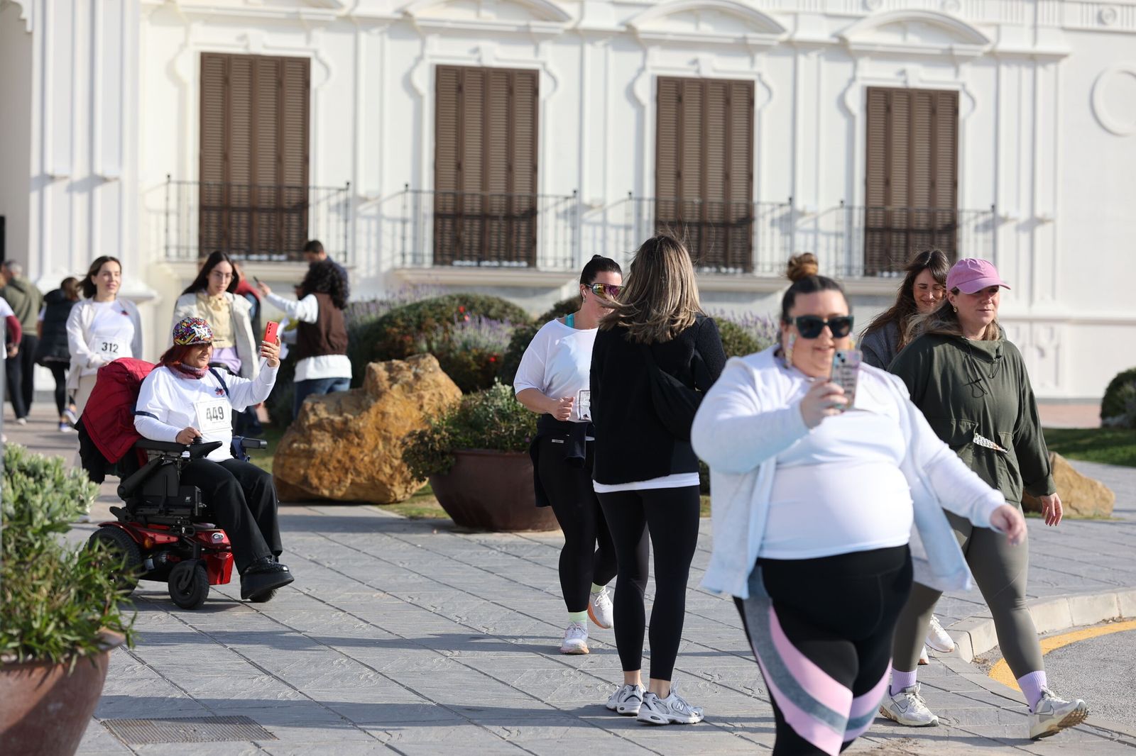 La Carrera Solidaria por el Día de la Mujer McArthurGlen, en fotos