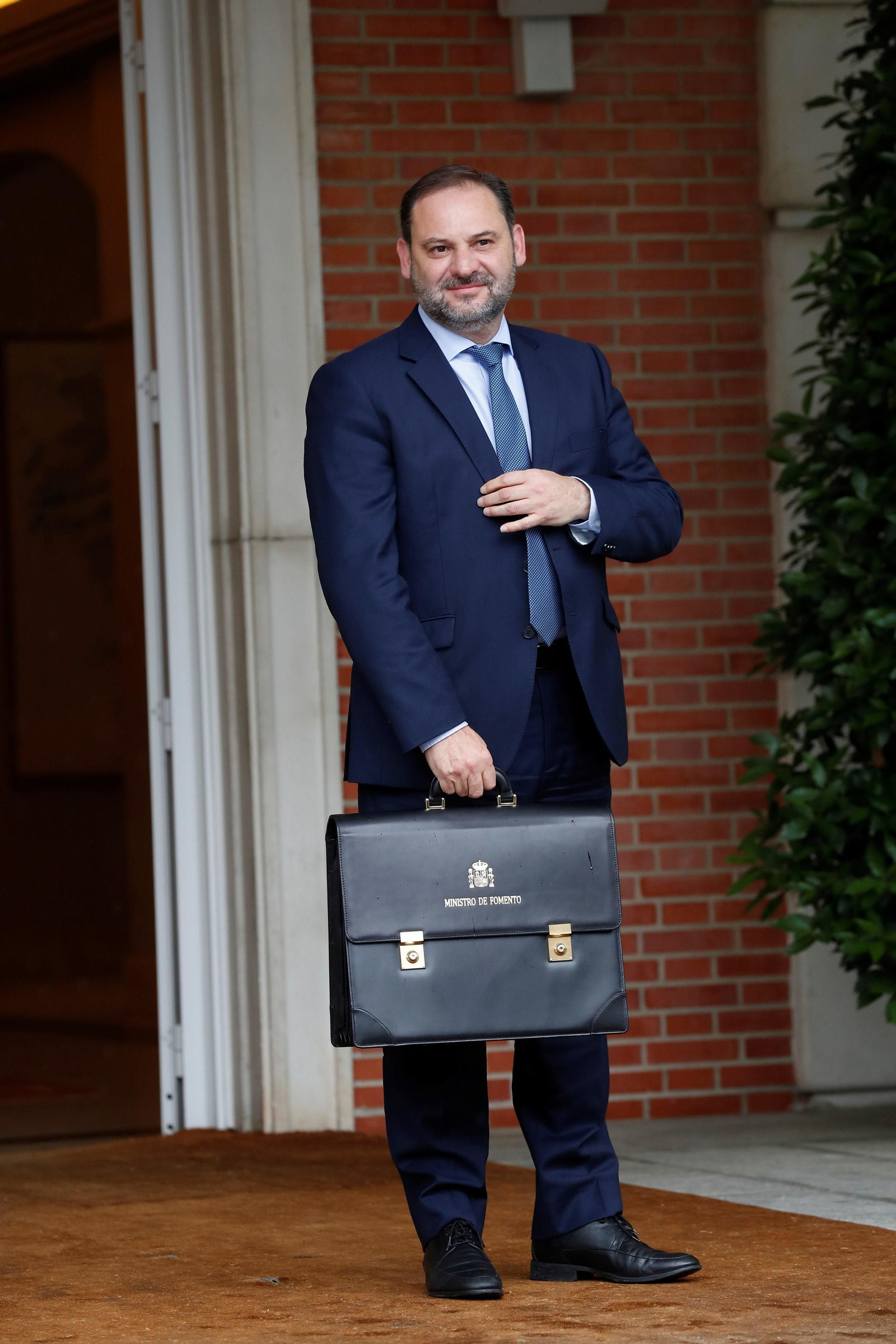 Las imágenes del primer Consejo de Ministros del Gobierno de Pedro Sánchez