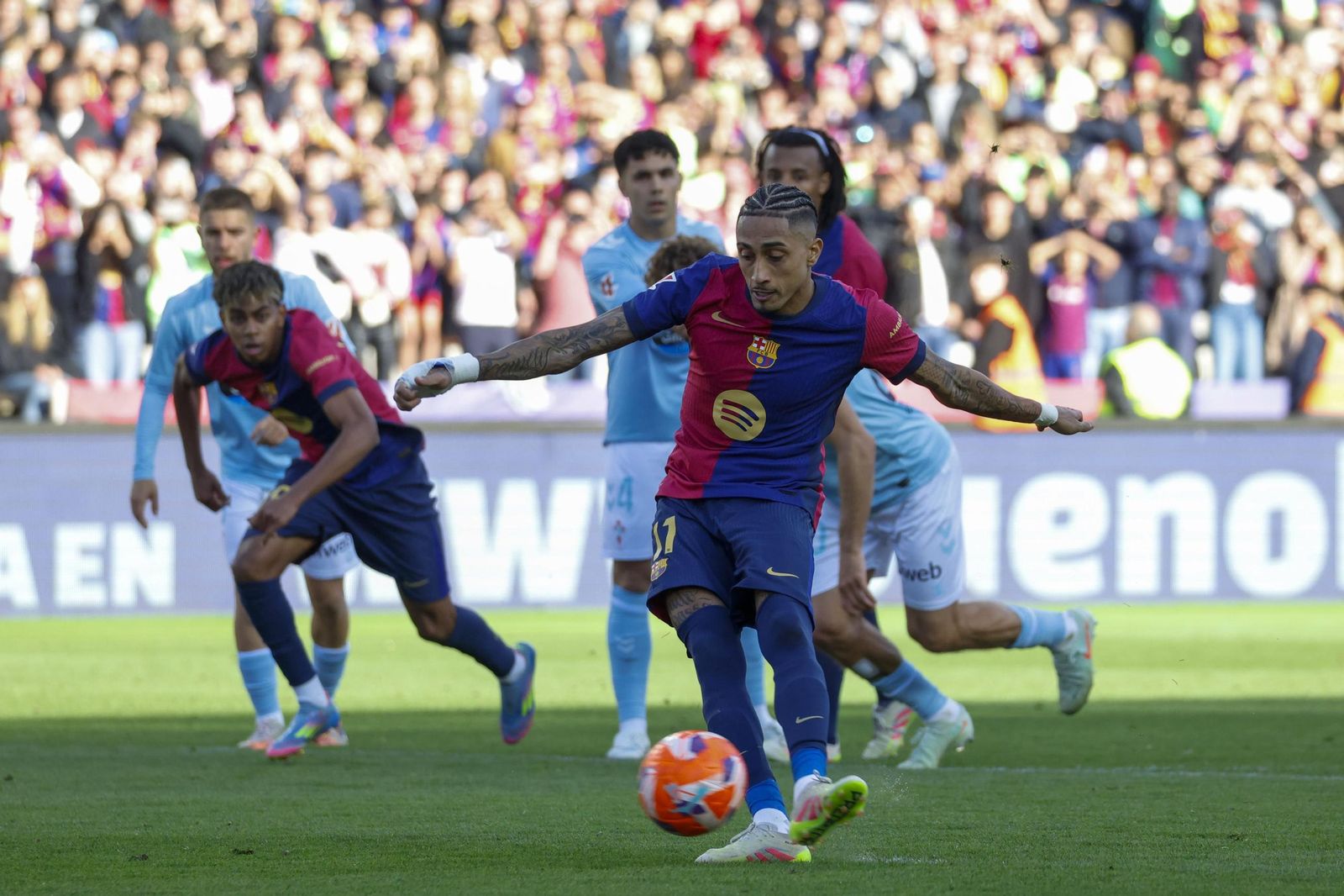 Barcelona-Celta: El malagueño Melero López, salpicado por la polémica
