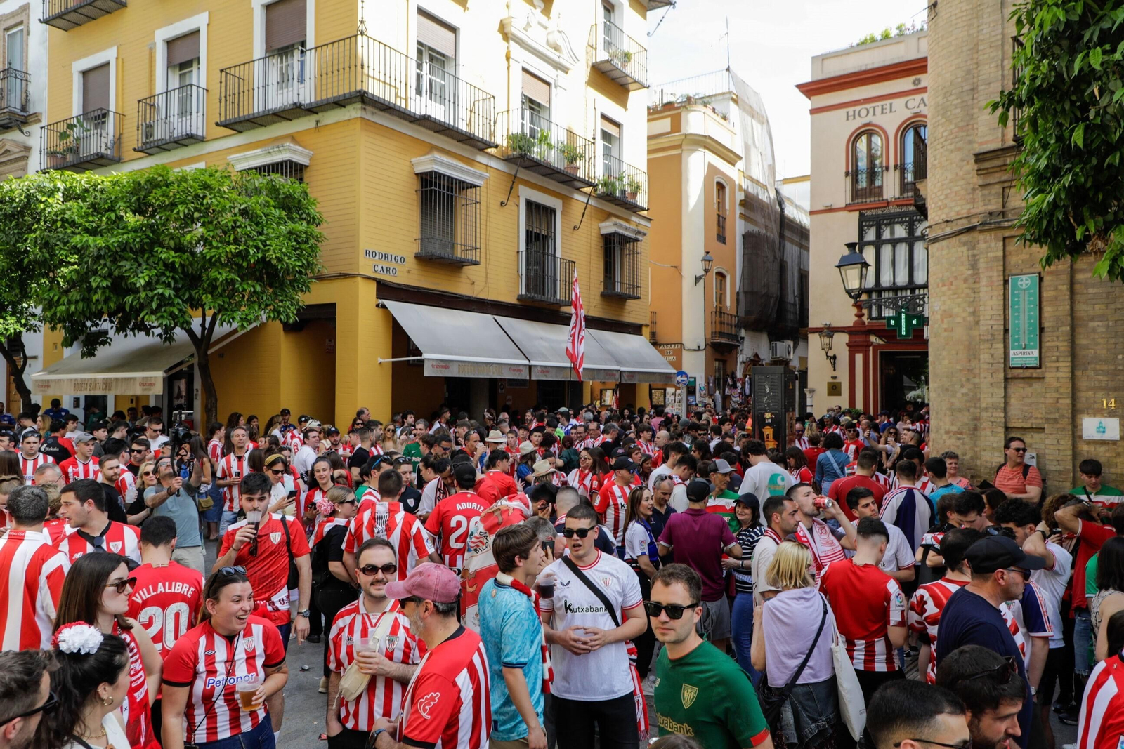 Las fotos de hinchas del Athletic y del Mallorca por Sevilla