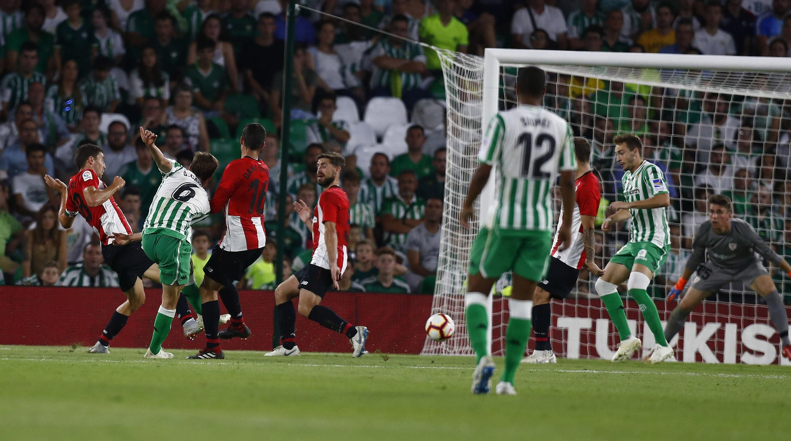 El Betis-Athletic de Bilbao, en imágenes