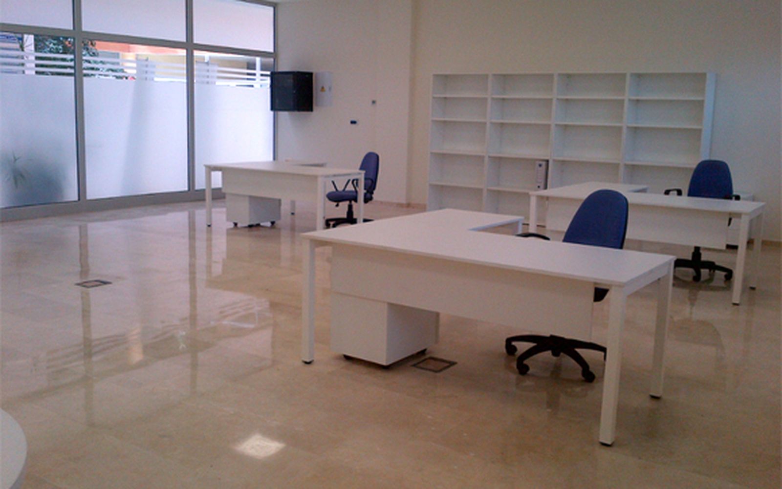 Zona Franca saca al mercado cuatro locales acondicionados como oficinas en el Centro de Negocios Las Salinas