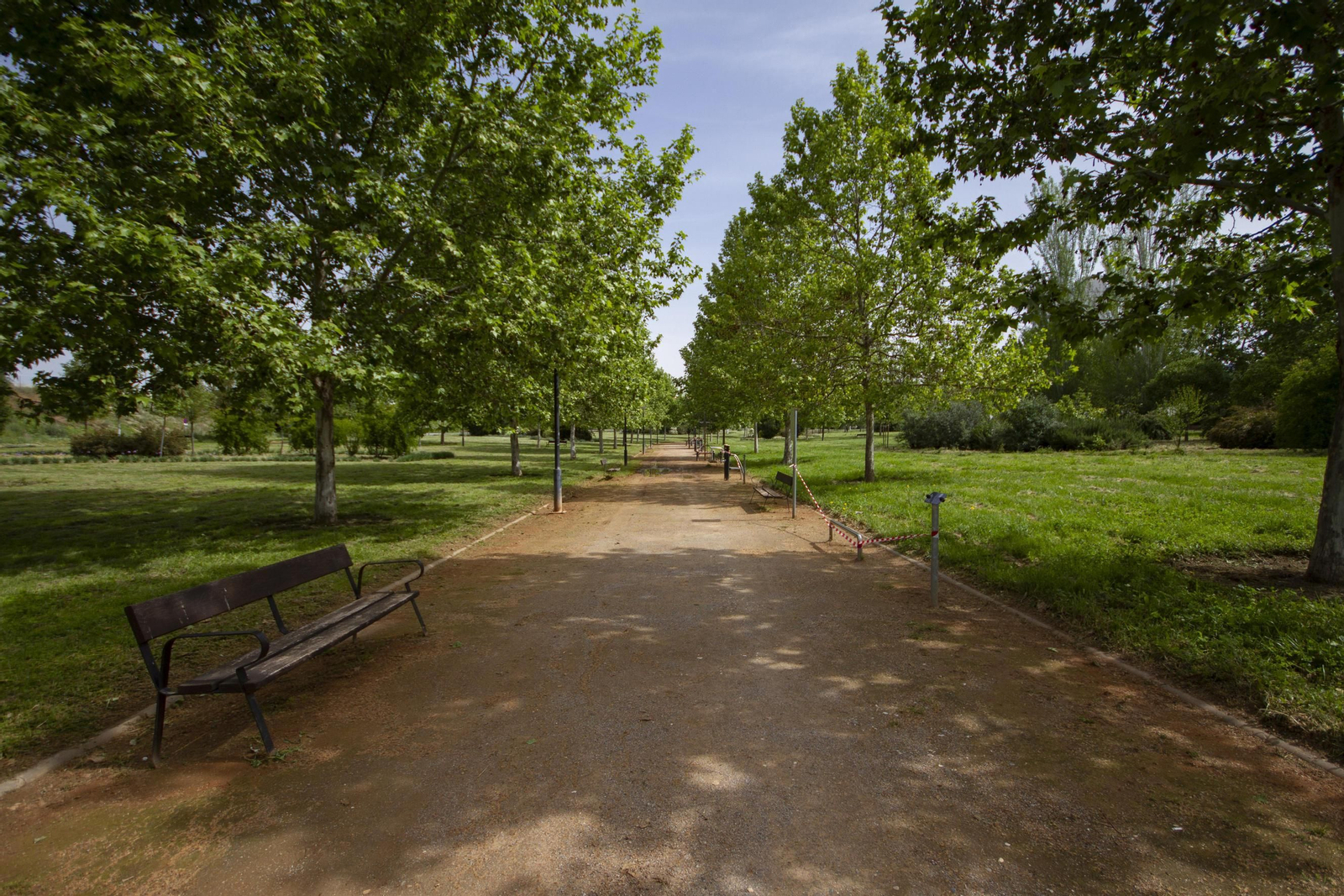 Los parques de Granada, vacíos en pleno estado de alarma