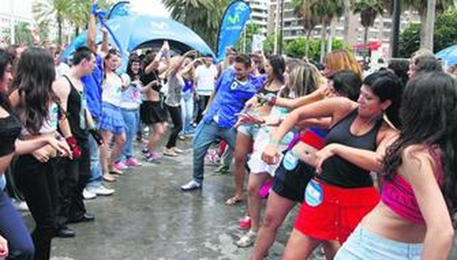 Guerra de bailes y estilos en el casting celebrado en el parque de las Almadrabillas.