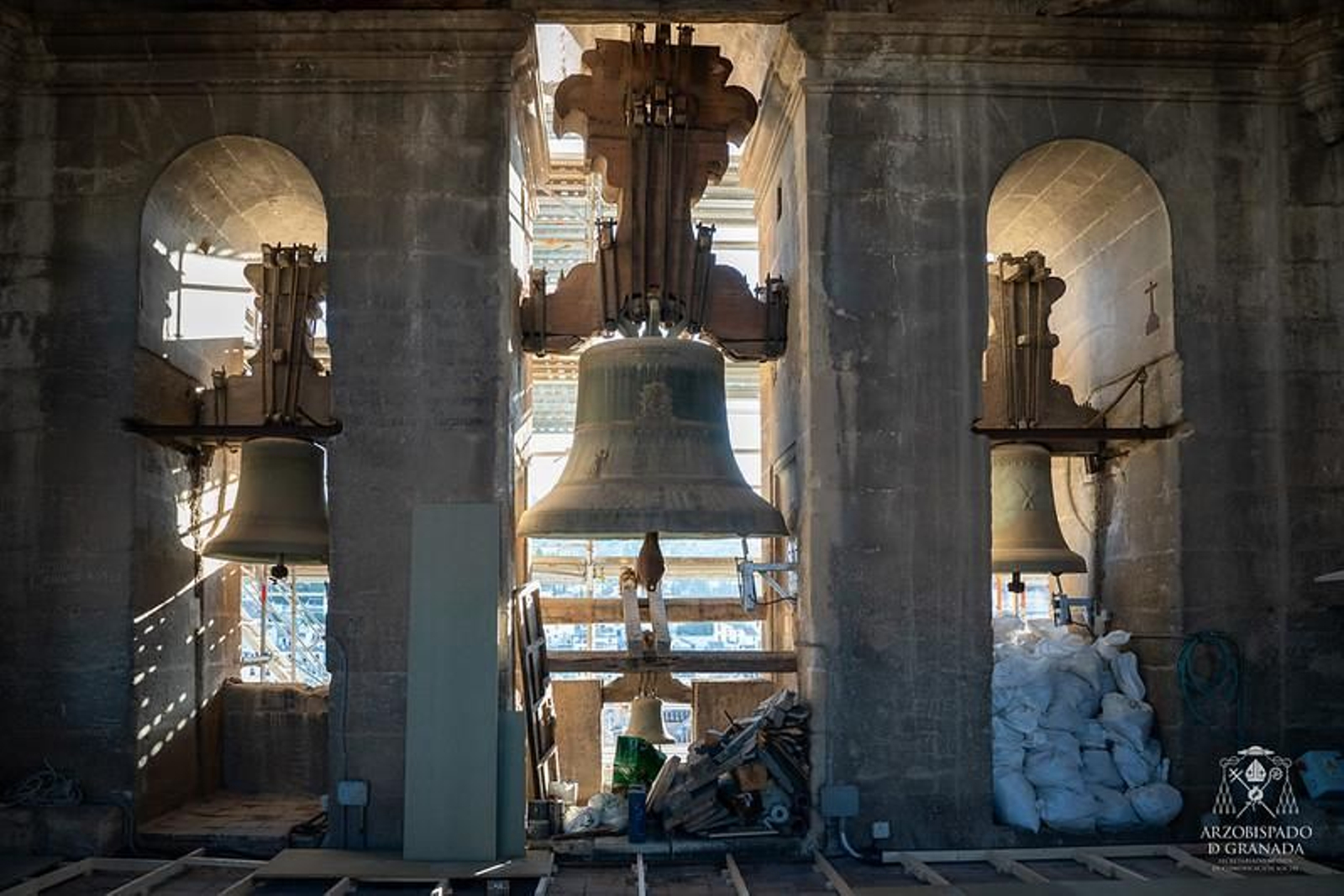 Las imágenes de Granada y la Catedral desde su torre, en plena restauración