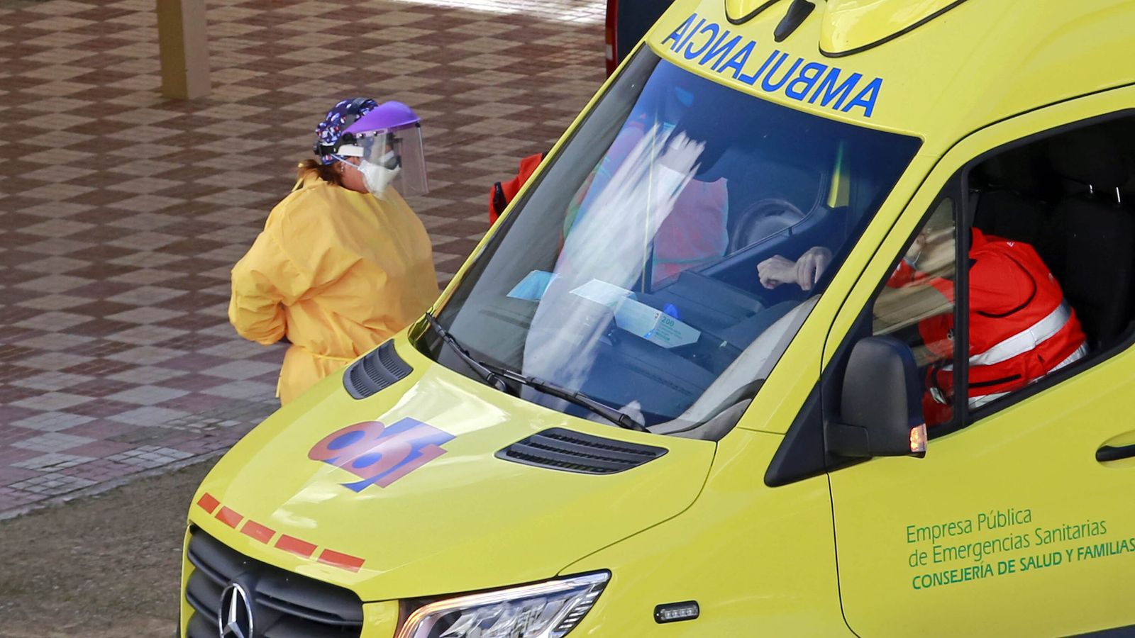 El 061 de Granada recibe 22 peticiones de asistencia por accidente de tráfico en la operación retorno de agosto