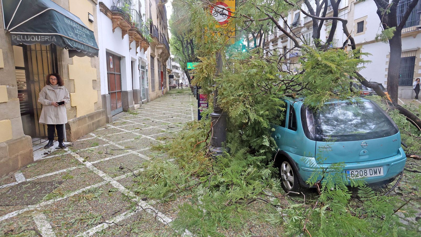 Imágenes del paso de la borrasca Kristin por el centro de Jerez