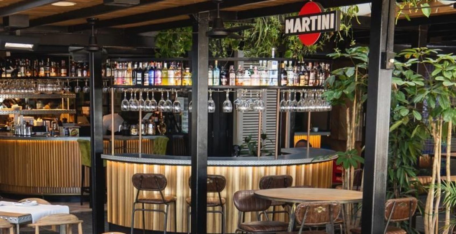 Diez bares y restaurantes en una de las zonas más de moda en Cádiz para comer frente al mar