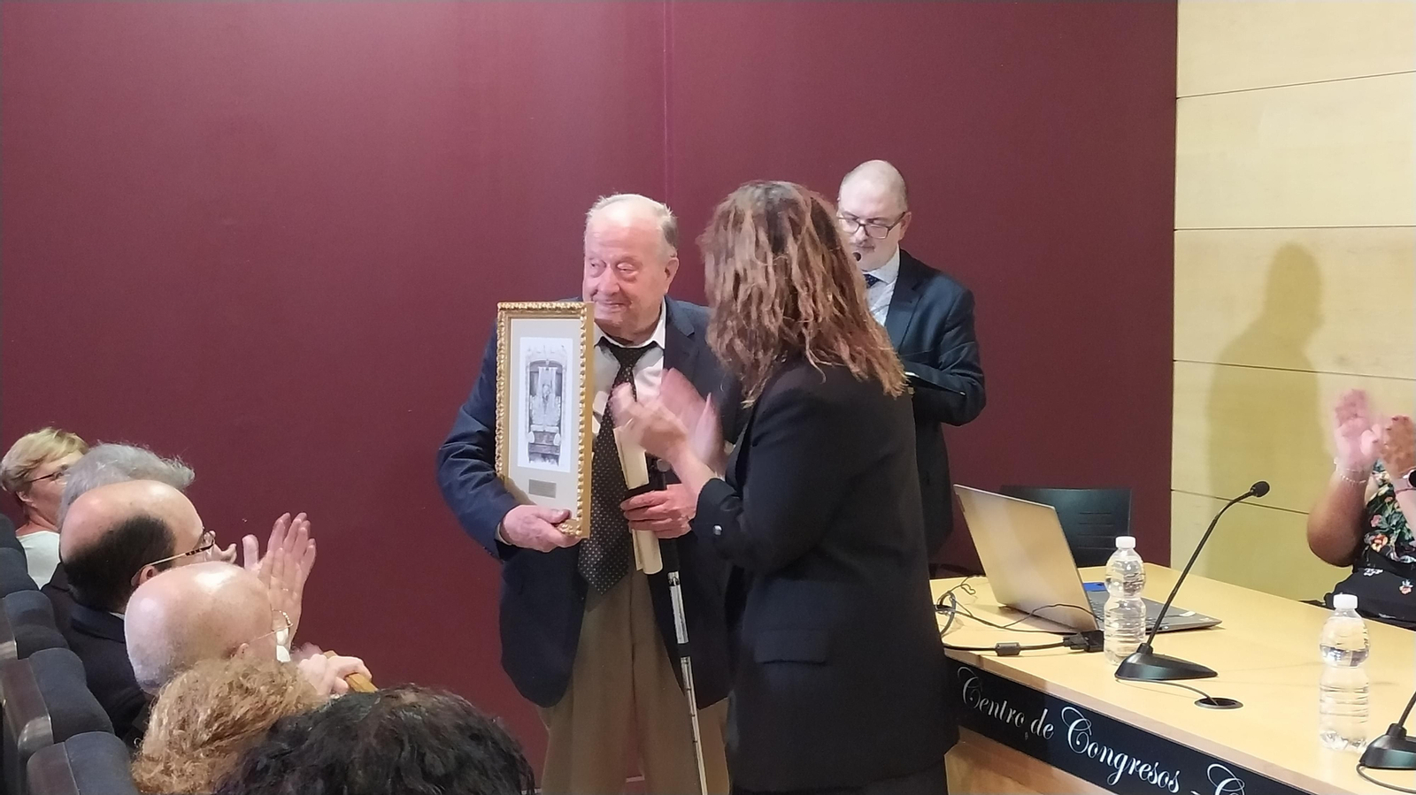 Homenaje a los hermanos más antiguos de la Soledad en San Fernando