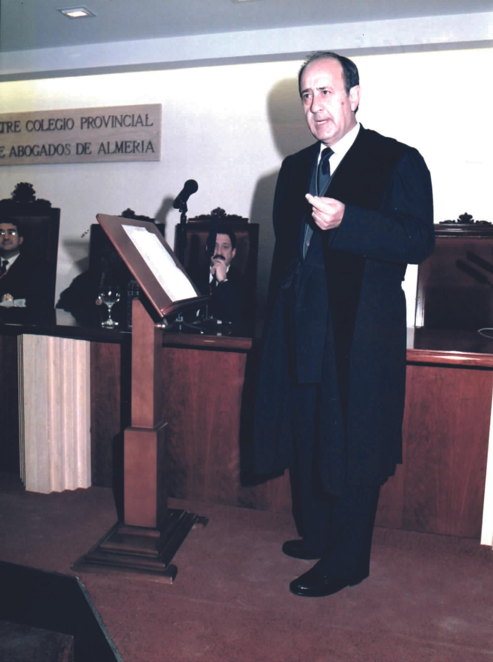 Discurso colegio abogados tras la jura como abogadas de sus hijas Georgina y Maria el 22 de diciembre de 1999