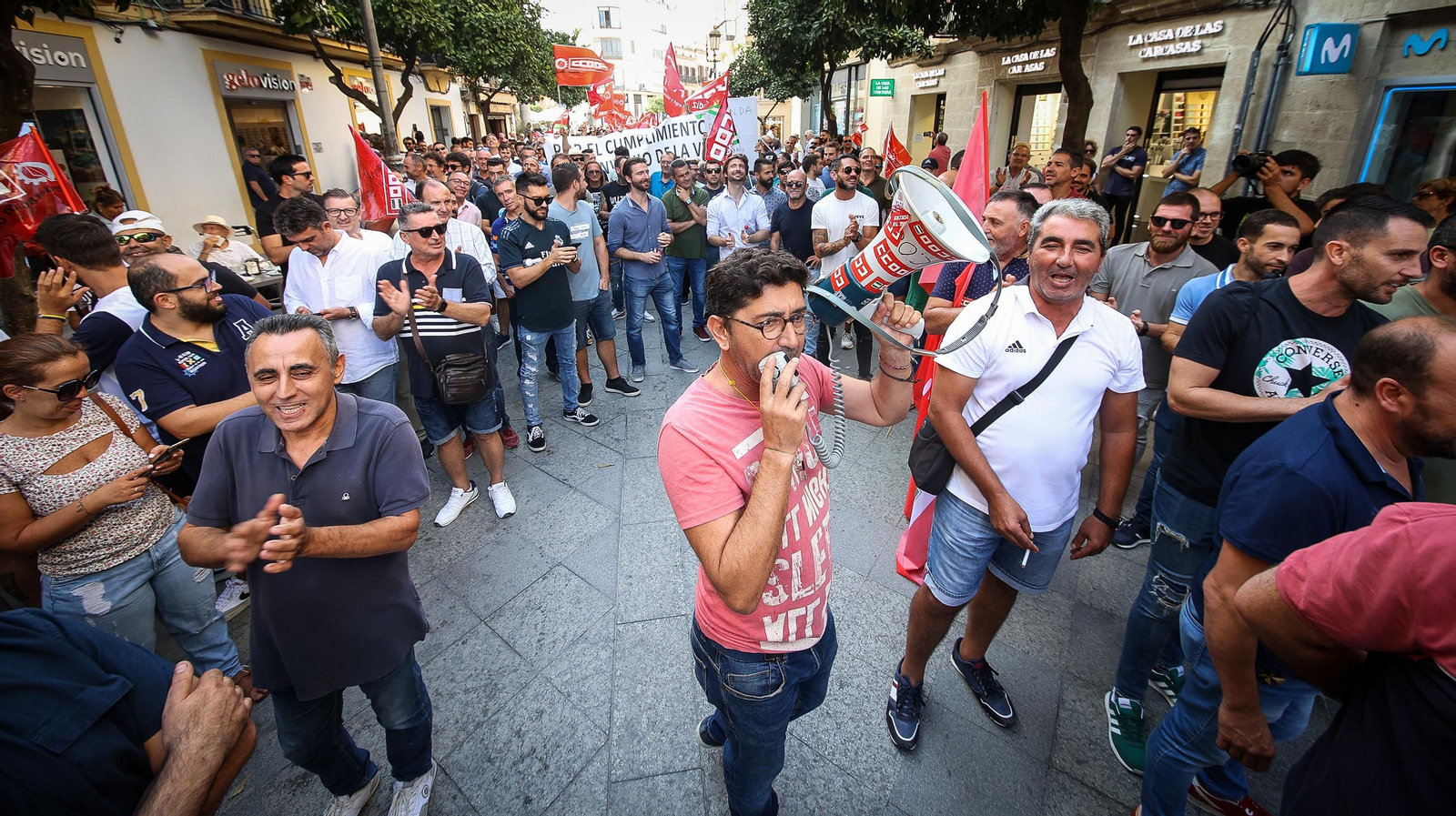 Manifestación de trabajadores de la Vid para pedir un convenio digno