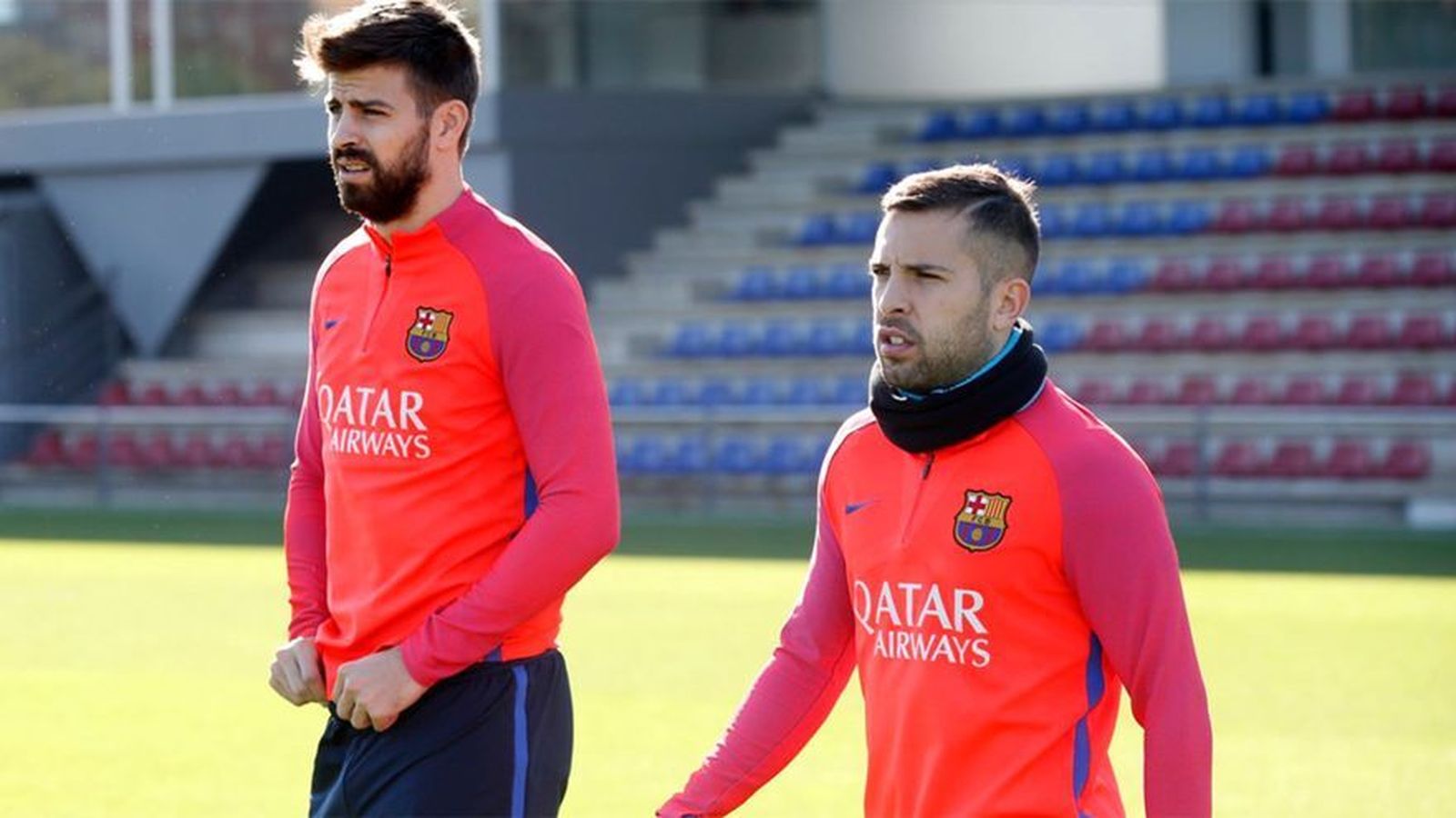Gerard Piqué y Jordi Alba, juntos en un entrenamiento.
