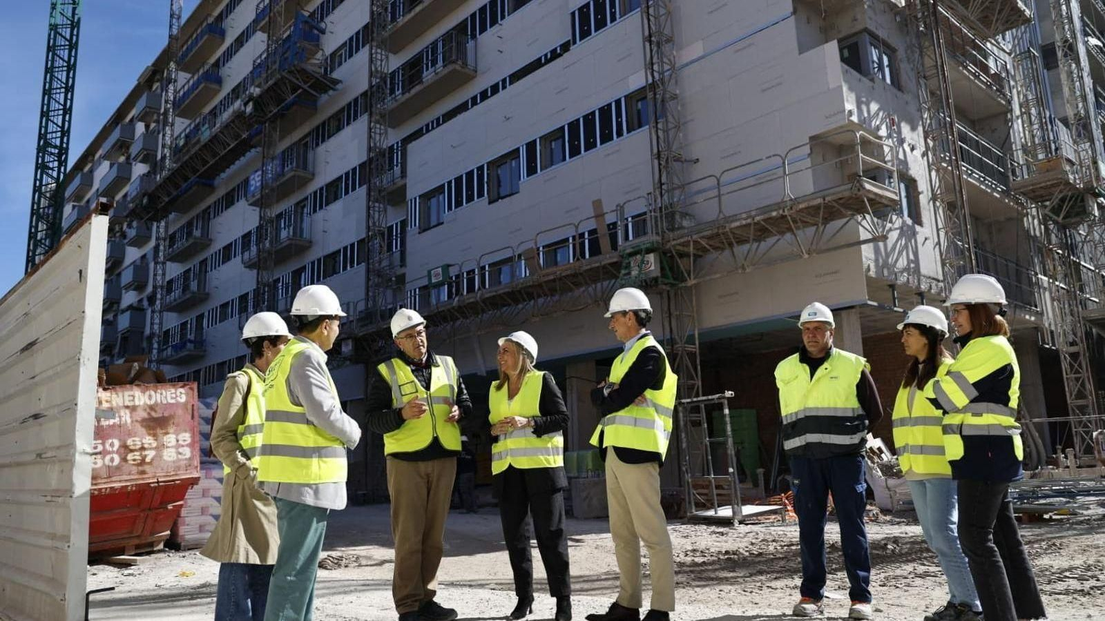 Imagen de archivo de una visita al nuevo edificio de Santa Adela