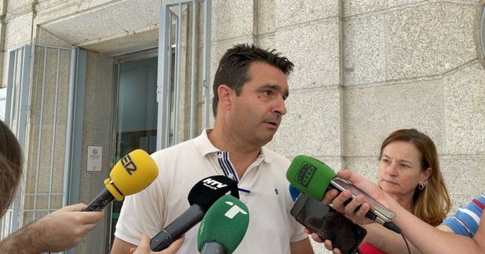 Amaro Huelva atiende hoy a los medios de comunicación.